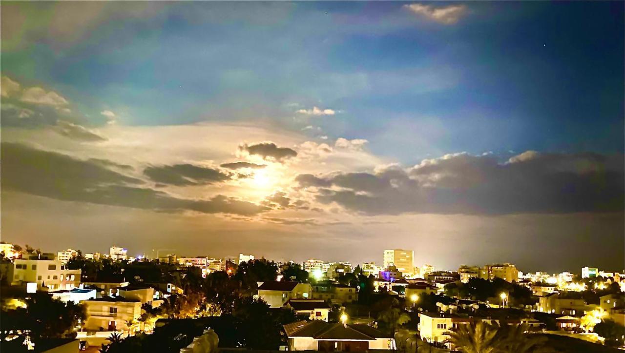 Bali Suites 505 Larnaca Esterno foto